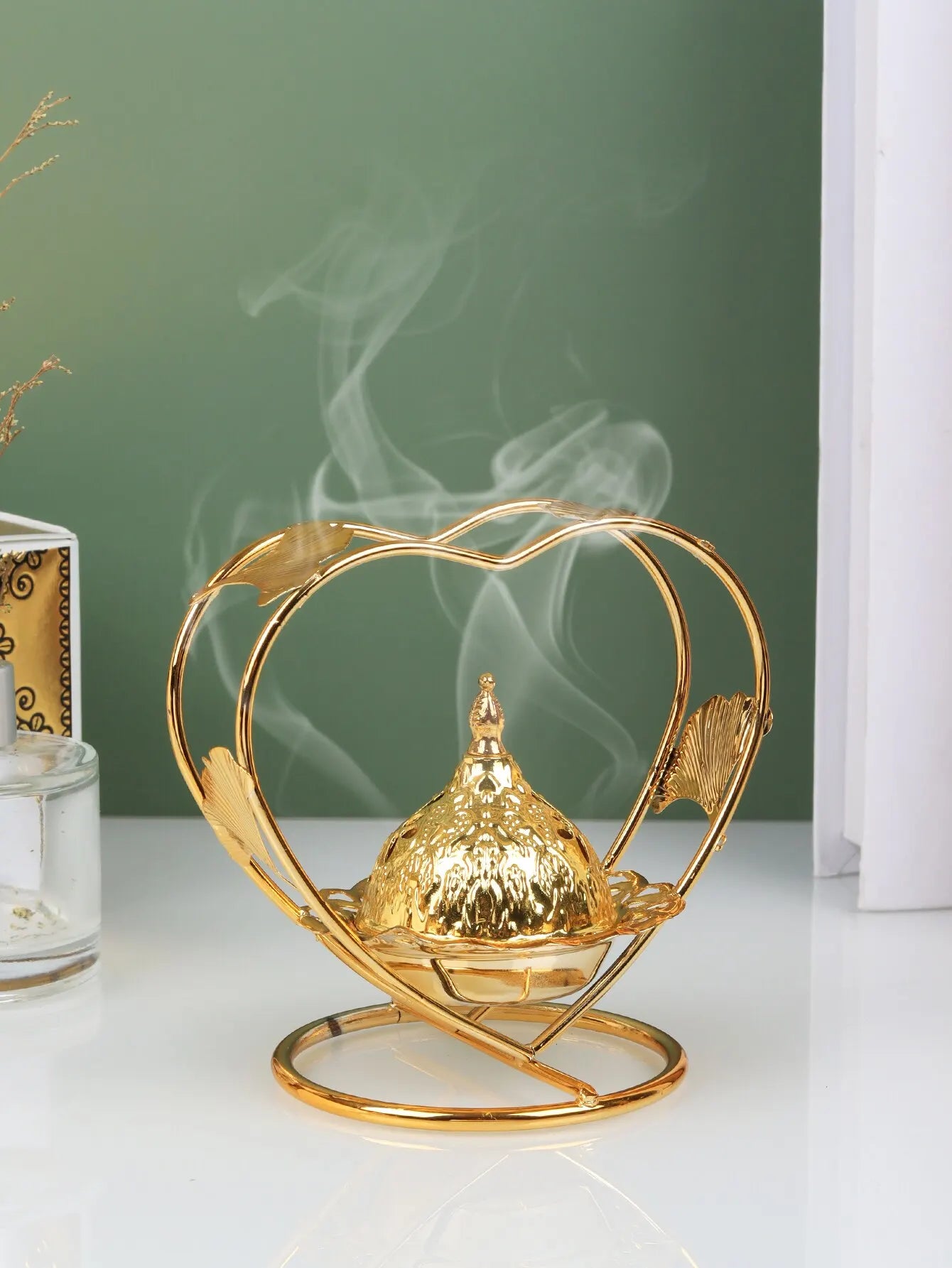 Home Indoor Gold Heart Shaped Incense Burner